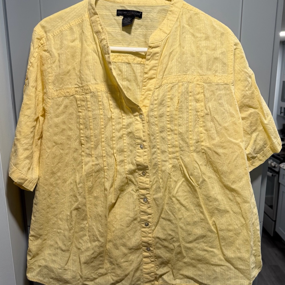 Preswick & Moore Pale Yellow Linen Button-Front Top